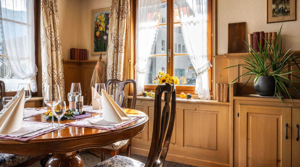Goethestuebli hotel weisses kreuz brienz 02