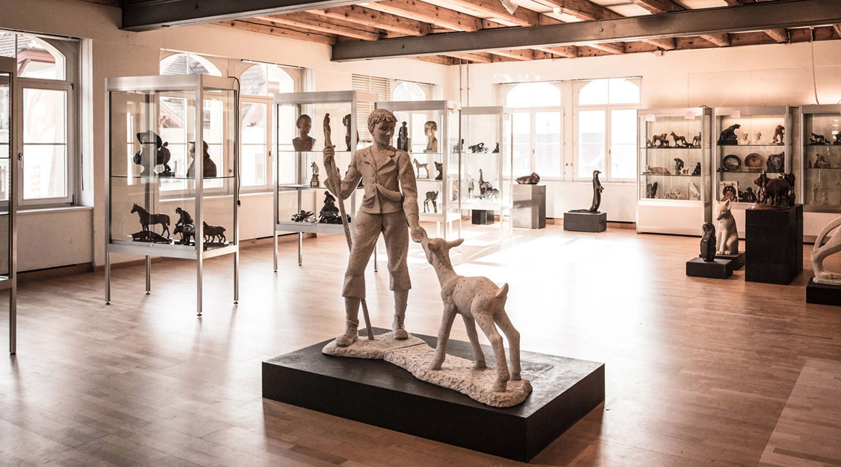 Aktivitaet holzbildhauerei hotel brienzerburli brienz 01